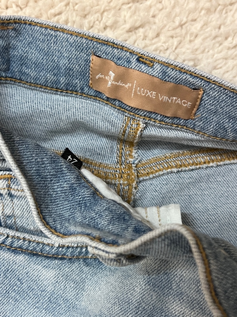 7 For All Mankind Ultra High Rise Cropped Jo in Luxe Vintage - Picture 10 of 12